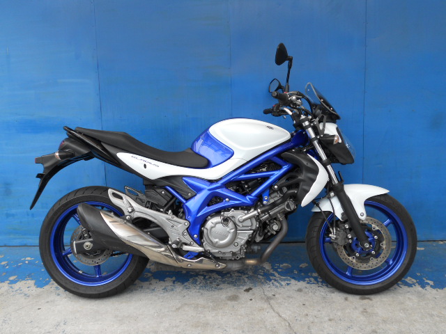 推奨 SUZUKI グラディウス400 純正サイレンサー 中古 美品 推奨 SUZUKI グラディウス400 純正サイレンサー 中古 美品