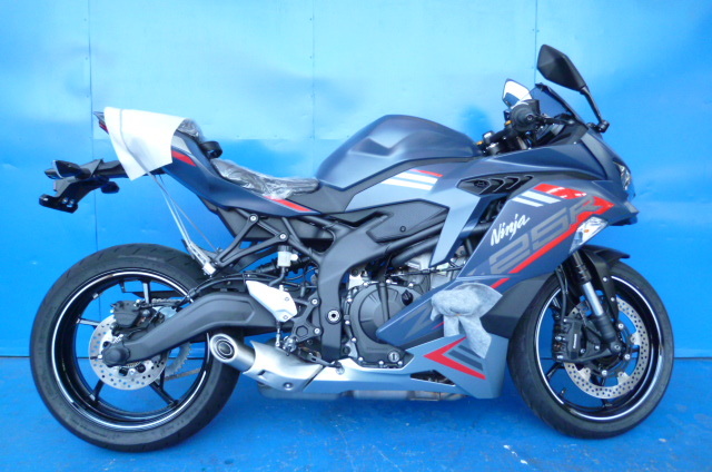 22 ZX-25R SE ブルー 新車 売り切り特別価格！ バイク＆ホバークラフト 