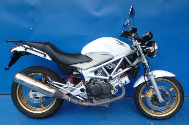 ホンダ VTR250（MC33）ホワイト 中古車 バイク＆ホバークラフト専門店 ...